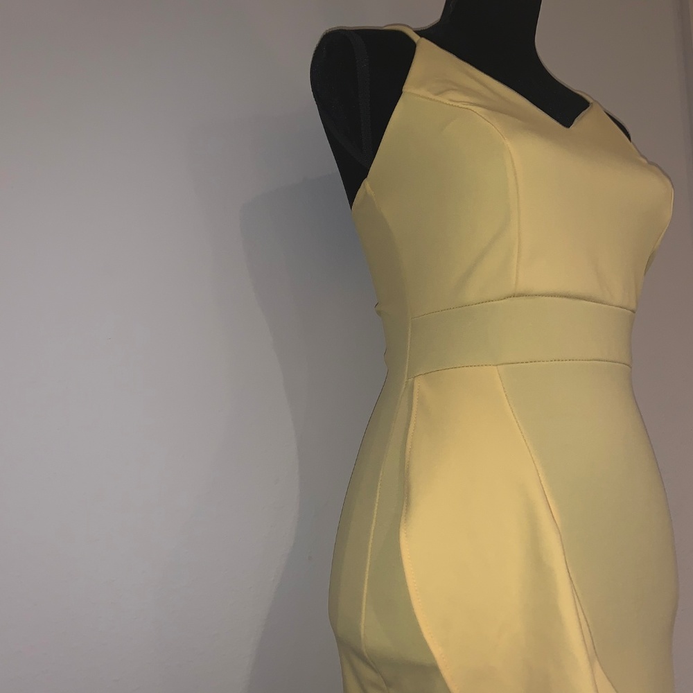 Yellow Ruffle Hem Midi Occasion Dress. - Picture 5 of 6